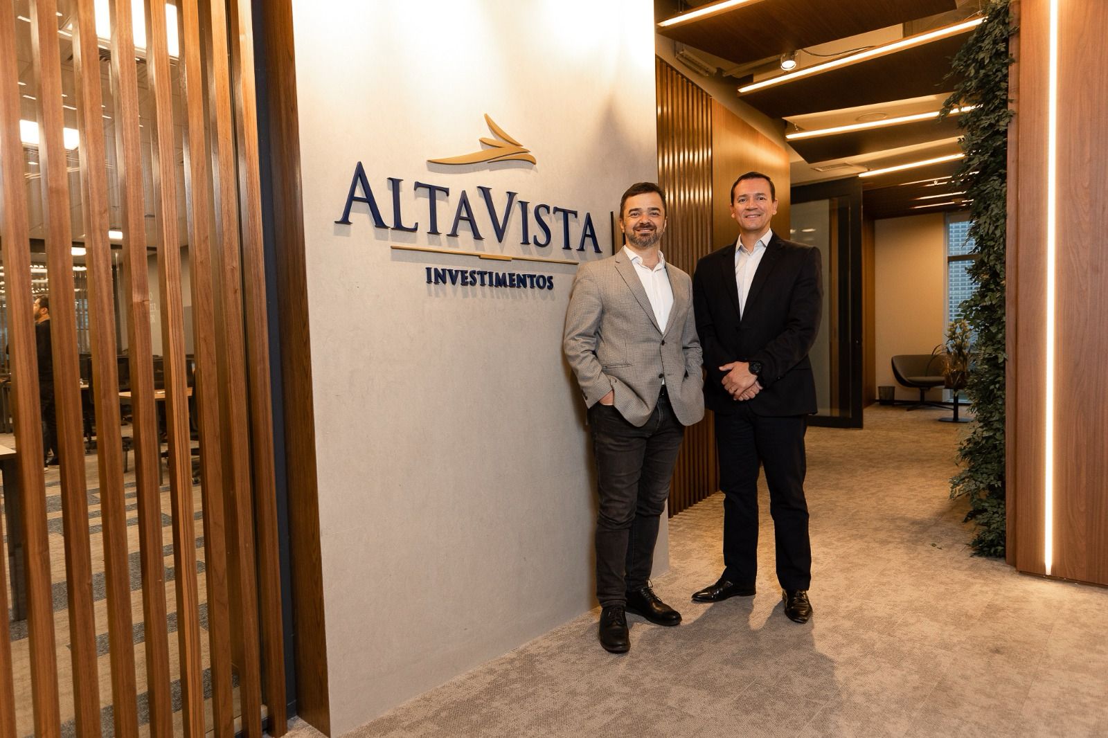 Alta Vista anuncia aquisição da Univalores