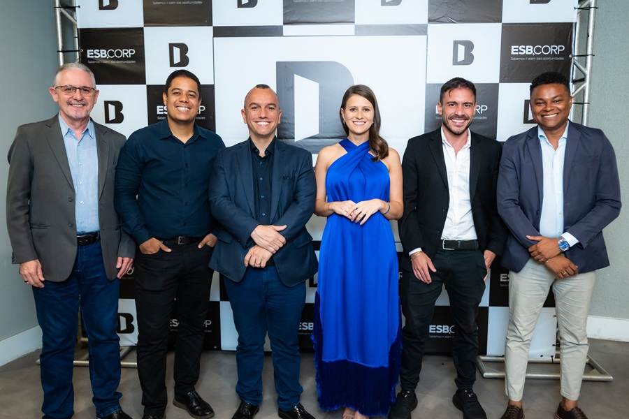 Diretores e coordenadores da Simetria Brasil celebram resultados durante evento de confraternização