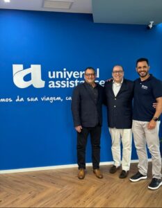 Da esquerda para a direita: Roberto Melamed, Director Proposition Latam da Universal Assistance; Mário Gasparini, Diretor da IFASEG Seguros;Stefano Curti, Executivo de Conta da Universal Assistance